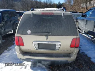 2006 Lincoln Navigator Luxury with VIN 5LMFU28586LJ04892, listed as a IAAI auction lot 41395303 with 124,248 mi miles. Bid and sale history available at carsss.com. Image 17.