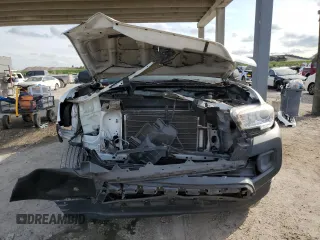 2017 Toyota Tacoma SR z VIN 5TFRX5GN2HX103327, wystawiony jako Copart lot #45936185 z przebiegiem 108 544 mil mil oraz Szkoda całkowita • Salvage title. Historia ofert i sprzedaży dostępna na DreamBid. Obrazek 5.