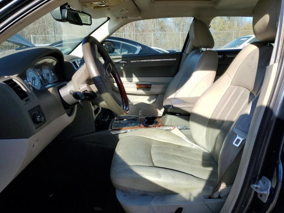 2008 Chrysler 300 C with VIN 2C3LK63H28H222790, listed as a Copart auction lot 81901394 with 77,026 mi miles and Salvage Title. Bid and sale history available at carsss.com. Image 7.