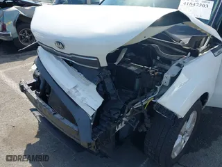2018 Kia Soul with VIN KNDJN2A29J7892050, listed as a IAAI auction lot 41847303 with 104,332 mi miles. Bid and sale history available at carsss.com. Image 6.