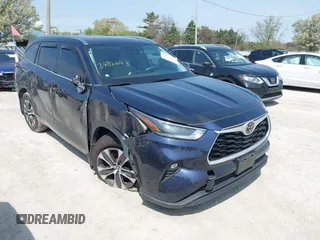 2021 Toyota Highlander XLE with VIN 5TDGZRBH4MS543611, listed as a IAAI auction lot 42117900 with 66,333 mi miles and . Bid and sale history available at DreamBid. Image 1.