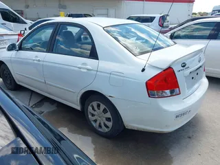 2008 Kia Spectra EX z VIN KNAFE121485543371, wystawiony jako IAAI lot #42252021 z przebiegiem 252 805 mil mil oraz . Historia ofert i sprzedaży dostępna na DreamBid. Obrazek 3.