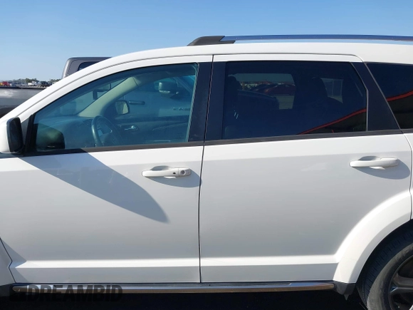 2016 Dodge Journey Crossroad Plus z VIN 3C4PDCGB1GT123668, wystawiony jako IAAI lot #41699950 z przebiegiem 91 410 mil mil oraz . Historia ofert i sprzedaży dostępna na DreamBid. Obrazek 14.