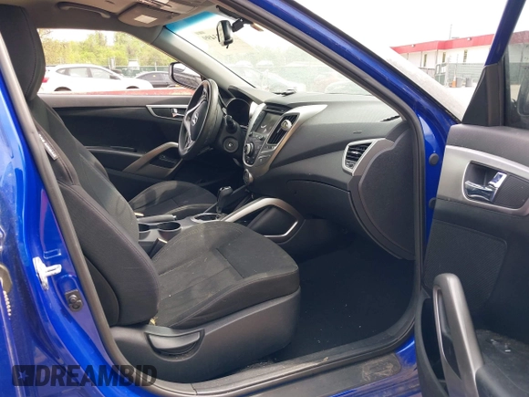 2014 Hyundai Veloster with VIN KMHTC6AD2EU184927, listed as a IAAI auction lot 42133499 with 103,499 mi miles. Bid and sale history available at carsss.com. Image 5.