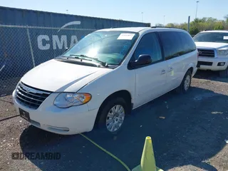 2007 Chrysler Town & Country LWB LX with VIN 2A4GP44R77R190593, listed as a IAAI auction lot 42041817 with 83,938 mi miles. Bid and sale history available at carsss.com. Image 2.