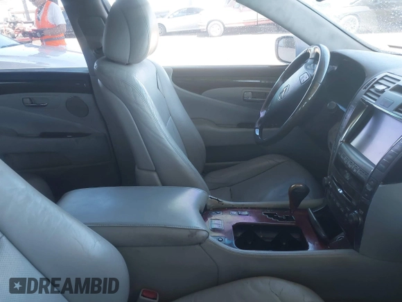 2007 Lexus LS with VIN JTHBL46F575048348, listed as a IAAI auction lot 42043015 with 201,281 mi miles. Bid and sale history available at carsss.com. Image 5.