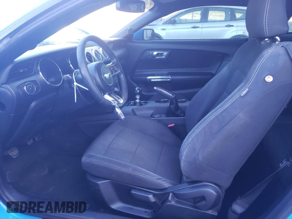 2017 Ford Mustang V6 z VIN 1FA6P8AM6H5228983, wystawiony jako Copart lot #86716624 z przebiegiem 103 030 mil mil oraz Szkoda całkowita • Salvage title. Historia ofert i sprzedaży dostępna na DreamBid. Obrazek 7.