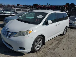 2016 Toyota Sienna LE AAS с VIN 5TDKK3DC0GS731995, выставлен на аукционе IAAI как лот 41856946 с пробегом 19 700 миль миль и . История ставок и продаж доступна на DreamBid. Изображение 17.