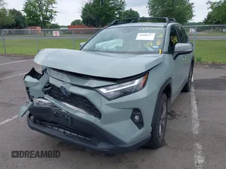 2023 Toyota RAV4 Hybrid XLE Premium z VIN 4T3B6RFV0PU132809, wystawiony jako IAAI lot #42646117 z przebiegiem 43 083 mil mil oraz . Historia ofert i sprzedaży dostępna na DreamBid. Obrazek 17.