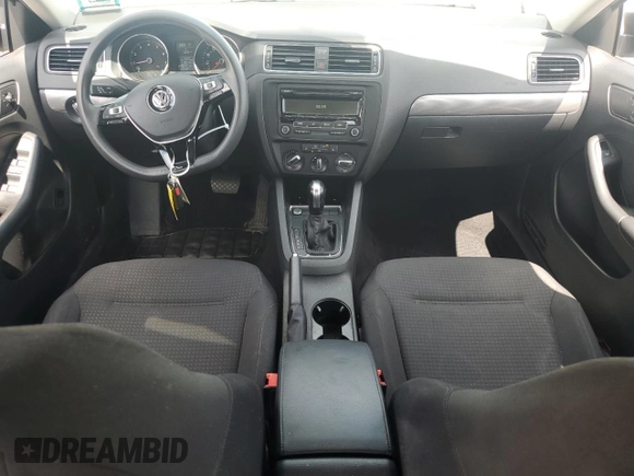 2015 Volkswagen Jetta SE z VIN 3VWD17AJ4FM417218, wystawiony jako Copart lot #61001125 z przebiegiem 84 159 mil mil oraz Szkoda całkowita • Salvage title. Historia ofert i sprzedaży dostępna na DreamBid. Obrazek 8.