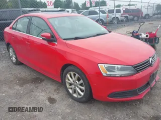 2014 Volkswagen Jetta SE с VIN 3VWD17AJ2EM326687, выставлен на аукционе IAAI как лот 42587011 с пробегом 140 715 миль миль и . История ставок и продаж доступна на DreamBid. Изображение 1.