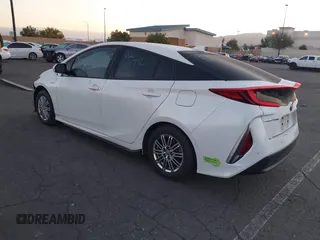 2020 Toyota Prius LE z VIN JTDKARFPXL3154734, wystawiony jako IAAI lot #41798874 z przebiegiem 96 255 mil mil oraz . Historia ofert i sprzedaży dostępna na DreamBid. Obrazek 3.
