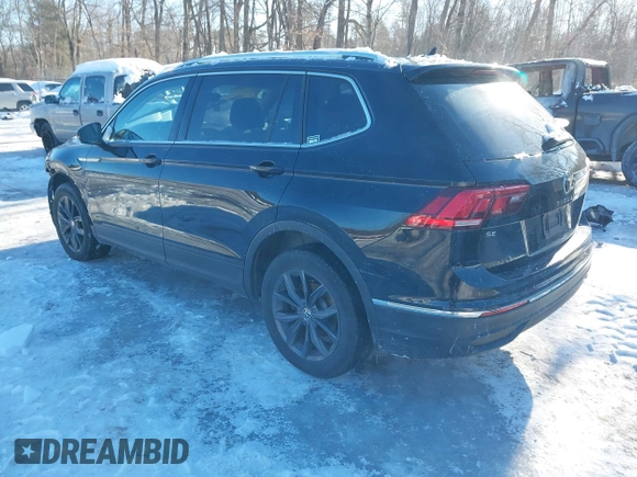 2022 Volkswagen Tiguan SE z VIN 3VV2B7AX4NM036657, wystawiony jako IAAI lot #41591503 z przebiegiem 45 416 mil mil oraz . Historia ofert i sprzedaży dostępna na DreamBid. Obrazek 3.