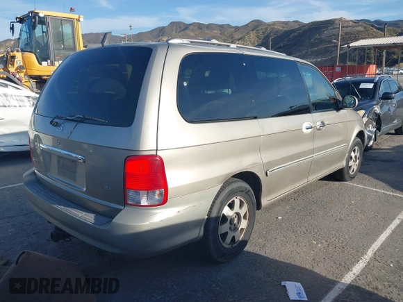 2002 Kia Sedona LX with VIN KNDUP131326280553, listed as a IAAI auction lot 41831101 with 342,242 mi miles. Bid and sale history available at carsss.com. Image 4.