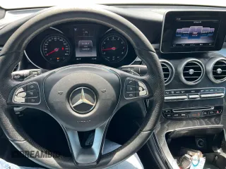 2017 Mercedes-Benz GLC 300 z VIN WDC0G4JB4HV010669, wystawiony jako Copart lot #58984365 z przebiegiem 141 073 mil mil oraz Tytuł czysty. Historia ofert i sprzedaży dostępna na DreamBid. Obrazek 7.