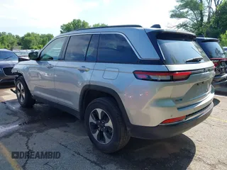 2024 Jeep Grand Cherokee с VIN 1C4RJYB67R8516567, выставлен на аукционе IAAI как лот 42549116 с пробегом 43 307 миль миль и . История ставок и продаж доступна на DreamBid. Изображение 3.