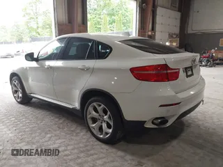2011 BMW X6 35i z VIN 5UXFG2C56BLX06074, wystawiony jako IAAI lot #42378784 z przebiegiem 176 184 mil mil oraz . Historia ofert i sprzedaży dostępna na DreamBid. Obrazek 3.