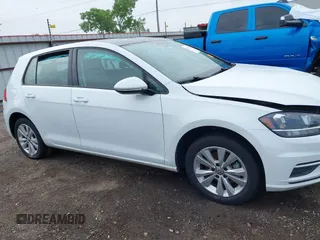 2021 Volkswagen Golf TSI z VIN 3VWG57AU9MM001027, wystawiony jako IAAI lot #42072074 z przebiegiem 81 819 mil mil oraz . Historia ofert i sprzedaży dostępna na DreamBid. Obrazek 14.
