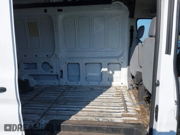 2019 Ford Transit z VIN 1FTYE2CMXKKA07267, wystawiony jako IAAI lot #41436154 z przebiegiem 127 422 mil mil oraz . Historia ofert i sprzedaży dostępna na DreamBid. Obrazek 8.