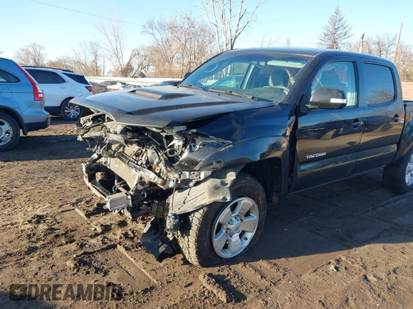 2015 Toyota Tacoma with VIN 3TMLU4EN4FM190968, listed as a IAAI auction lot 41749985 with 152,668 mi miles and . Bid and sale history available at DreamBid. Image 6.