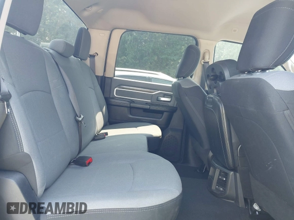 2019 Ram 2500 Big Horn with VIN 3C6UR5DLXKG544035, listed as a IAAI auction lot 42560785 with 76,606 mi miles and . Bid and sale history available at DreamBid. Image 8.
