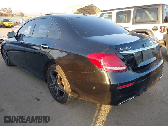 2018 Mercedes-Benz E-Class E 300 with VIN WDDZF4JB7JA468452, listed as a IAAI auction lot 41441293 with 87,552 mi miles. Bid and sale history available at carsss.com. Image 3.