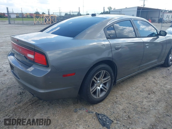 2014 Dodge Charger Police z VIN 2C3CDXAT8EH186106, wystawiony jako IAAI lot #42360605 z przebiegiem 126 794 mil mil oraz . Historia ofert i sprzedaży dostępna na DreamBid. Obrazek 4.