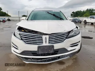 2017 Lincoln MKC Reserve with VIN 5LMCJ3C95HUL71240, listed as a Copart auction lot 60345115 with 101,711 mi miles and Salvage title. Bid and sale history available at DreamBid. Image 5.