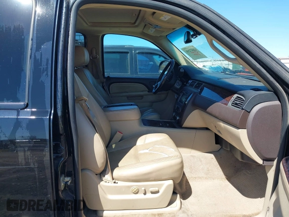 2010 GMC Yukon Denali with VIN 1GKUKEEF5AR201853, listed as a IAAI auction lot 41847258 with 205,431 mi miles. Bid and sale history available at carsss.com. Image 5.