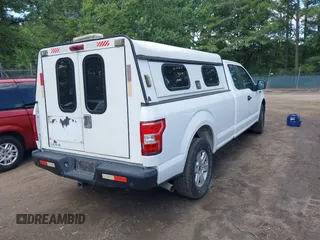 2020 Ford F-150 XL z VIN 1FTFX1C55LKE80693, wystawiony jako IAAI lot #42650150 z przebiegiem 125 739 mil mil oraz . Historia ofert i sprzedaży dostępna na DreamBid. Obrazek 4.