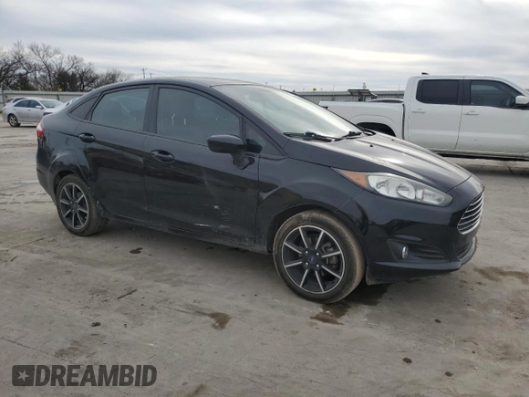 2019 Ford Fiesta SE z VIN 3FADP4BJ5KM144370, wystawiony jako Copart lot #49093915 z przebiegiem Nie podano mil oraz Szkoda całkowita • Salvage title. Historia ofert i sprzedaży dostępna na DreamBid. Obrazek 4.
