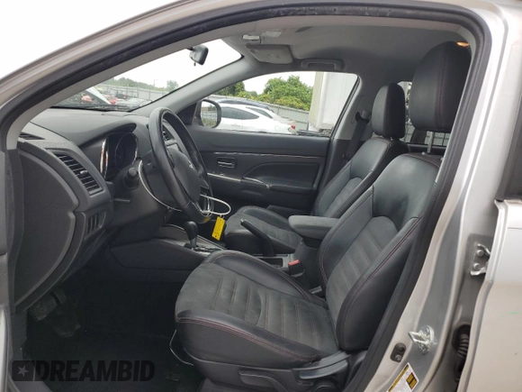 2018 Mitsubishi Outlander SE z VIN JA4AP3AW4JU019580, wystawiony jako Copart lot #66179125 z przebiegiem 81 508 mil mil oraz Szkoda całkowita • Salvage title. Historia ofert i sprzedaży dostępna na DreamBid. Obrazek 7.