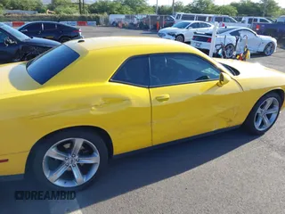 2017 Dodge Challenger SXT z VIN 2C3CDZAG3HH501610, wystawiony jako IAAI lot #42163027 z przebiegiem 66 464 mil mil oraz . Historia ofert i sprzedaży dostępna na DreamBid. Obrazek 6.