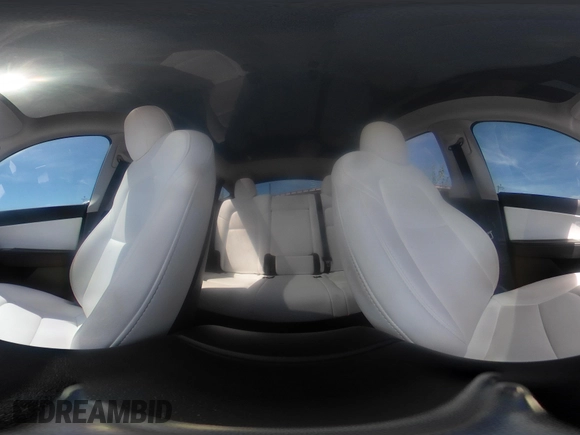 2020 Tesla Model Y Long Range z VIN 5YJYGDEE0LF034164, wystawiony jako IAAI lot #42080304 z przebiegiem 55 520 mil mil oraz . Historia ofert i sprzedaży dostępna na DreamBid. Obrazek 21.
