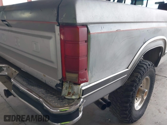 1986 Ford F-250 with VIN 1FTHX26L7GKB43411, listed as a IAAI auction lot 42258434 with 21,142 mi miles and . Bid and sale history available at DreamBid. Image 6.
