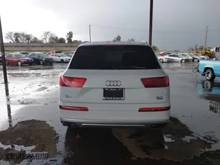 2018 Audi Q7 Premium Plus with VIN WA1LAAF73JD015035, listed as a IAAI auction lot 41782603 with 100,610 mi miles. Bid and sale history available at carsss.com. Image 16.