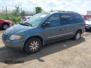 2006 Chrysler Town & Country Touring z VIN 2A4GP54L56R759683, wystawiony jako IAAI lot #42525277 z przebiegiem 107 319 mil mil oraz . Historia ofert i sprzedaży dostępna na DreamBid. Obrazek 2.