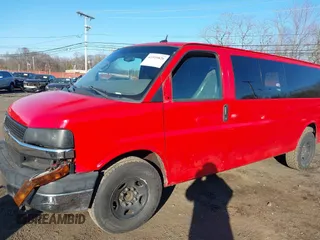2012 Chevrolet Express Passenger 1LT z VIN 1GAZG1FG8C1109469, wystawiony jako IAAI lot #41319826 z przebiegiem 246 801 mil mil oraz . Historia ofert i sprzedaży dostępna na DreamBid. Obrazek 6.