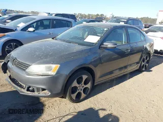 2011 Volkswagen Jetta Sedan SE w/Convenience & Sunroof PZEV with VIN 3VWDZ7AJ0BM357277, listed as a IAAI auction lot 41897588 with 149,710 mi miles. Bid and sale history available at carsss.com. Image 18.