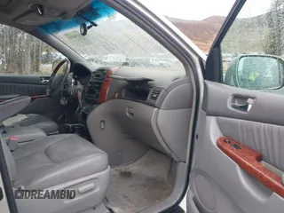 2005 Toyota Sienna XLE with VIN 5TDZA22C85S353310, listed as a IAAI auction lot 41546218 with 158,566 mi miles. Bid and sale history available at carsss.com. Image 5.
