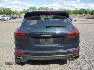 2016 Porsche Cayenne S E-Hybrid z VIN WP1AE2A23GLA17545, wystawiony jako Copart lot #58556435 z przebiegiem 136 497 mil mil oraz Szkoda całkowita • Salvage title. Historia ofert i sprzedaży dostępna na DreamBid. Obrazek 6.