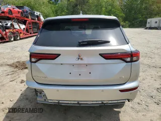 2024 Mitsubishi Outlander SE z VIN JA4J3VA80RZ049103, wystawiony jako Copart lot #57022835 z przebiegiem 32 190 mil mil oraz Szkody całkowita. Historia ofert i sprzedaży dostępna na DreamBid. Obrazek 6.