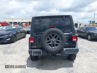 2024 Jeep Wrangler Sport S z VIN 1C4PJXDN6RW123452, wystawiony jako IAAI lot #42382840 z przebiegiem 17 234 mil mil oraz . Historia ofert i sprzedaży dostępna na DreamBid. Obrazek 16.