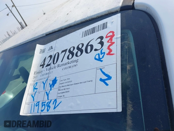2017 Chevrolet Colorado 2WD WT z VIN 1GCHSBEA7H1273727, wystawiony jako IAAI lot #42078863 z przebiegiem 119 582 mil mil oraz . Historia ofert i sprzedaży dostępna na DreamBid. Obrazek 17.