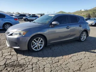 2015 Lexus CT 200h z VIN JTHKD5BH3F2212187, wystawiony jako Copart lot #50903375 z przebiegiem 222 749 mil mil oraz Tytuł czysty. Historia ofert i sprzedaży dostępna na DreamBid. Obrazek 1.