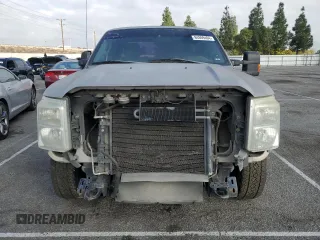 2013 Ford F-250 XL z VIN 1FT7X2A66DEB77282, wystawiony jako Copart lot #84869404 z przebiegiem 283 377 mil mil oraz Czysty tytuł • Clean title. Historia ofert i sprzedaży dostępna na DreamBid. Obrazek 5.