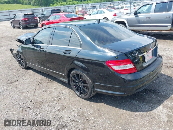2009 Mercedes-Benz C 300 Sport z VIN WDDGF81X99F247766, wystawiony jako IAAI lot #42426314 z przebiegiem 174 256 mil mil oraz . Historia ofert i sprzedaży dostępna na DreamBid. Obrazek 3.