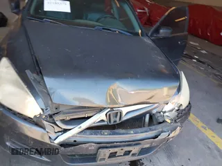 2006 Honda Accord EX-L z VIN 1HGCM56816A056450, wystawiony jako IAAI lot #42185375 z przebiegiem 314 620 mil mil oraz . Historia ofert i sprzedaży dostępna na DreamBid. Obrazek 6.