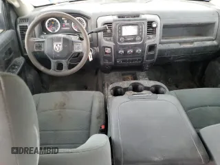 2018 Ram 2500 Tradesman z VIN 3C6UR5HJ0JG279228, wystawiony jako Copart lot #65447575 z przebiegiem 106 614 mil mil oraz Czysty tytuł • Clean title. Historia ofert i sprzedaży dostępna na DreamBid. Obrazek 8.