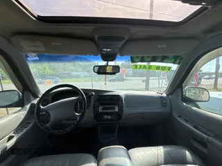 1995 Ford Explorer Eddie Bauer z VIN 1FMDU34X3SUB61478, wystawiony jako Copart lot #54438555 z przebiegiem 175 167 mil mil oraz Czysty tytuł • Clean title. Historia ofert i sprzedaży dostępna na DreamBid. Obrazek 9.